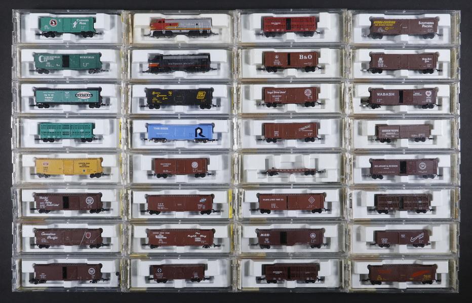 (32) MICRO-TRAINS Z SCALE MODEL TRAIN CARS (1 of 3)