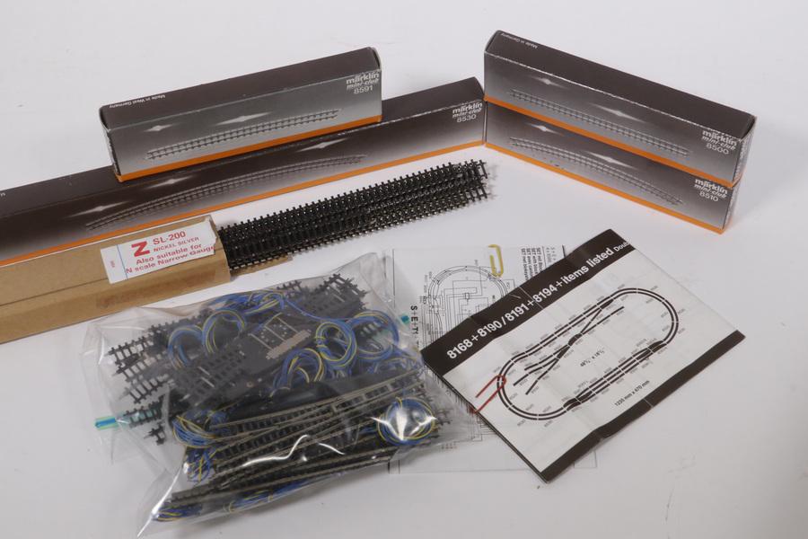 BOX LOT Z SCALE MODEL TRAIN TRACKS (1 of 2)