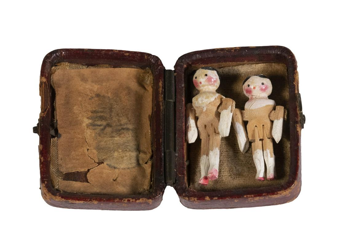 (PR) MINIATURE ARTICULATED DOLLS IN LEATHER CASE (1 of 2)