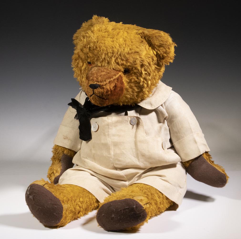 VINTAGE TEDDY BEAR (1 of 2)