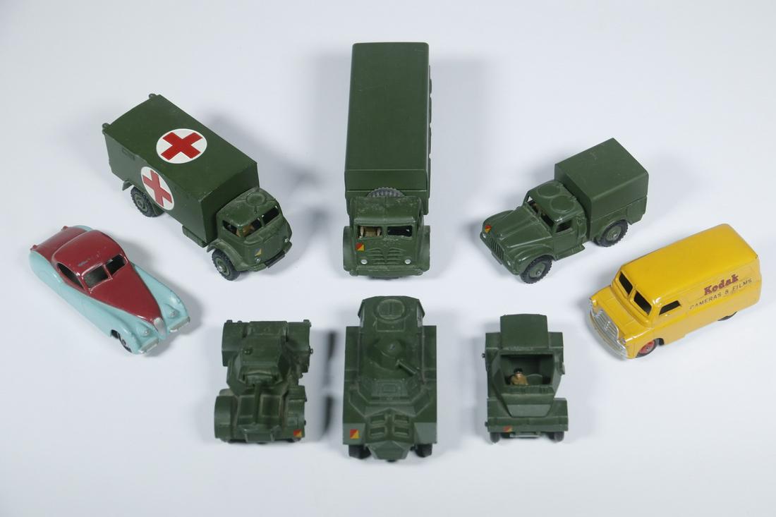 A COLLECTION OF (8) DINKY TOYS (1 of 2)