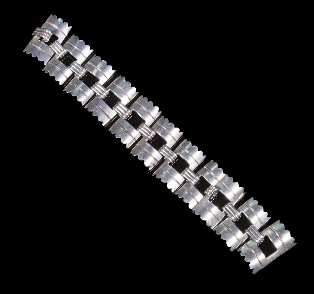 VINTAGE MEXICAN STERLING SILVER LINK BRACELET (1 of 3)