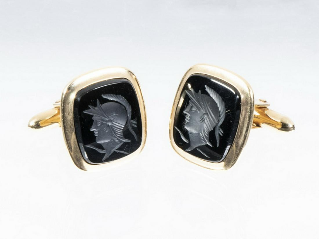 PR GENT'S GOLD & ONYX CUFFLINKS (1 of 1)