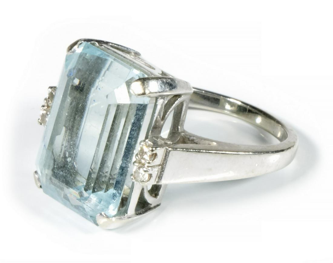 14K GOLD & AQUAMARINE RING (1 of 3)