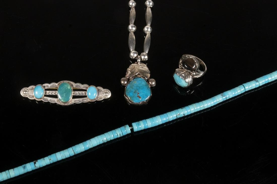 4 PIECE LOT OF STERLING NAVAJO JEWELRY (1 of 5)