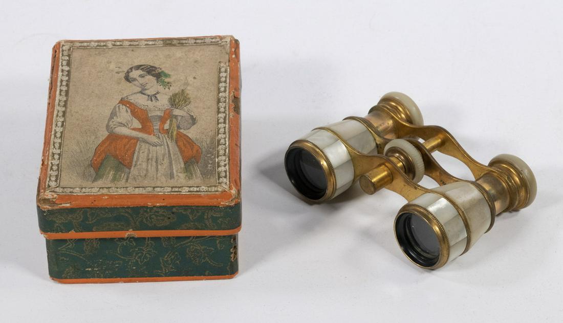 VINTAGE S&A "DUCHESS" OPERA GLASSES & BOX (1 of 2)