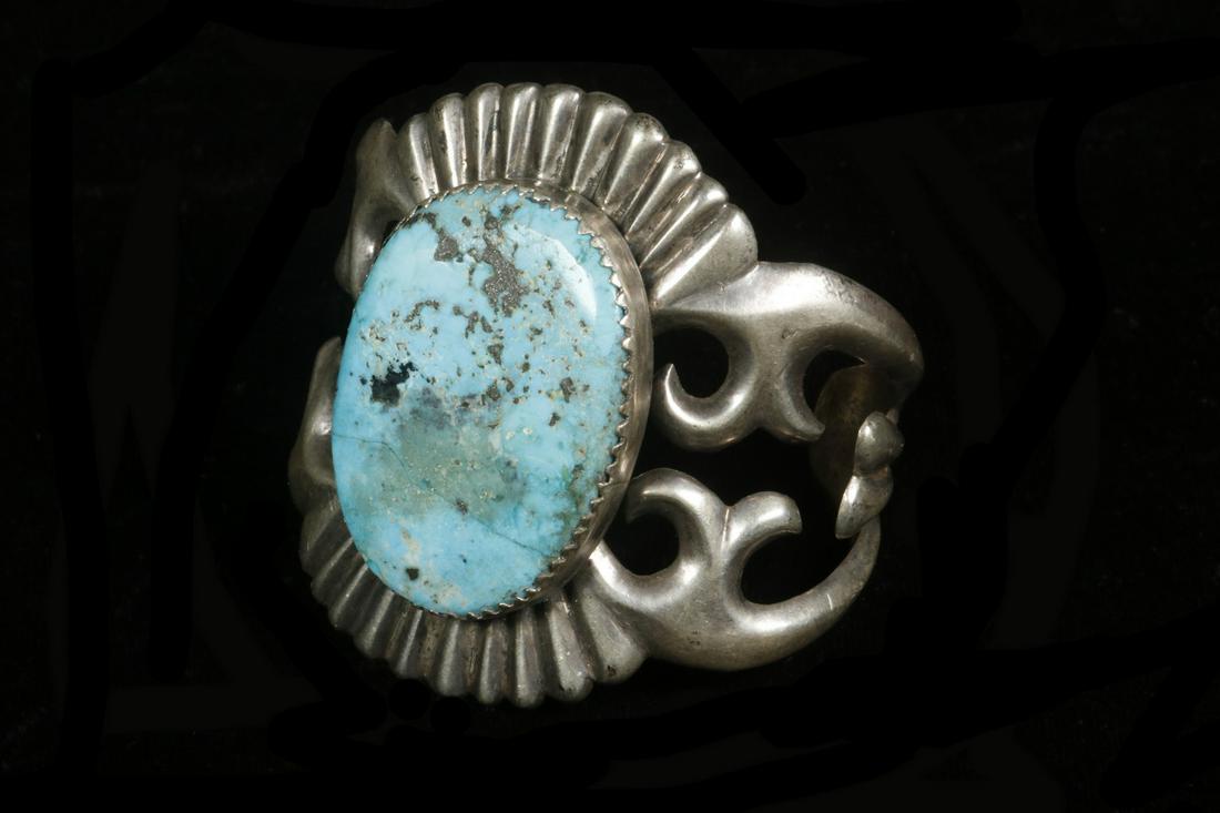 NATIVE AMERICAN SANDCAST SILVER & TURQUOISE BRACELET (1 of 3)