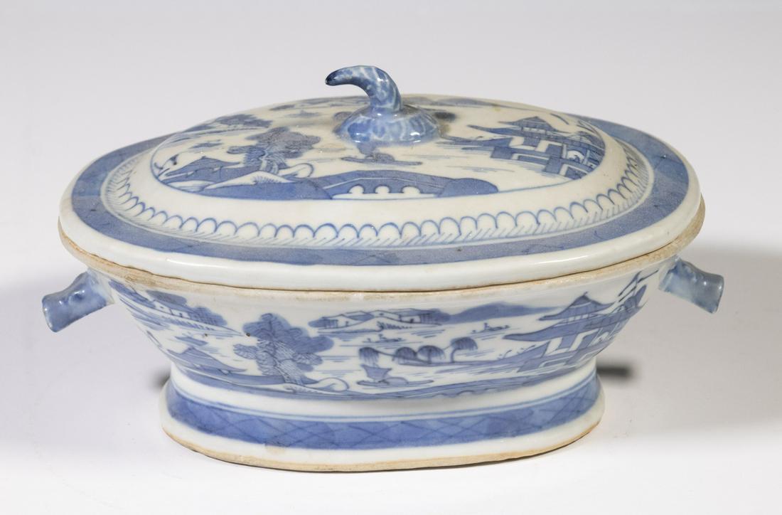 BLUE & WHITE CANTON MINIATURE TUREEN (1 of 2)