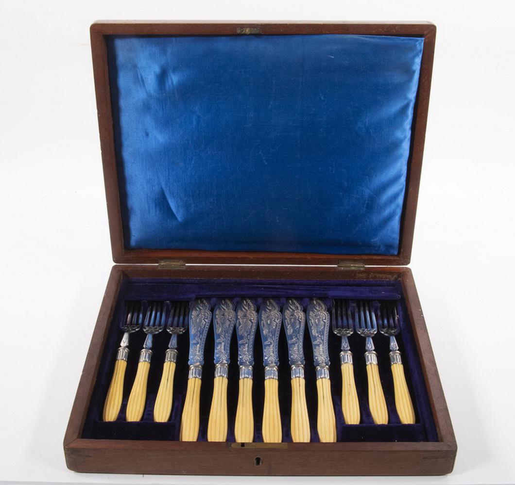 CASED VICTORIAN (12 PC) FISH SERVICE (1 of 4)