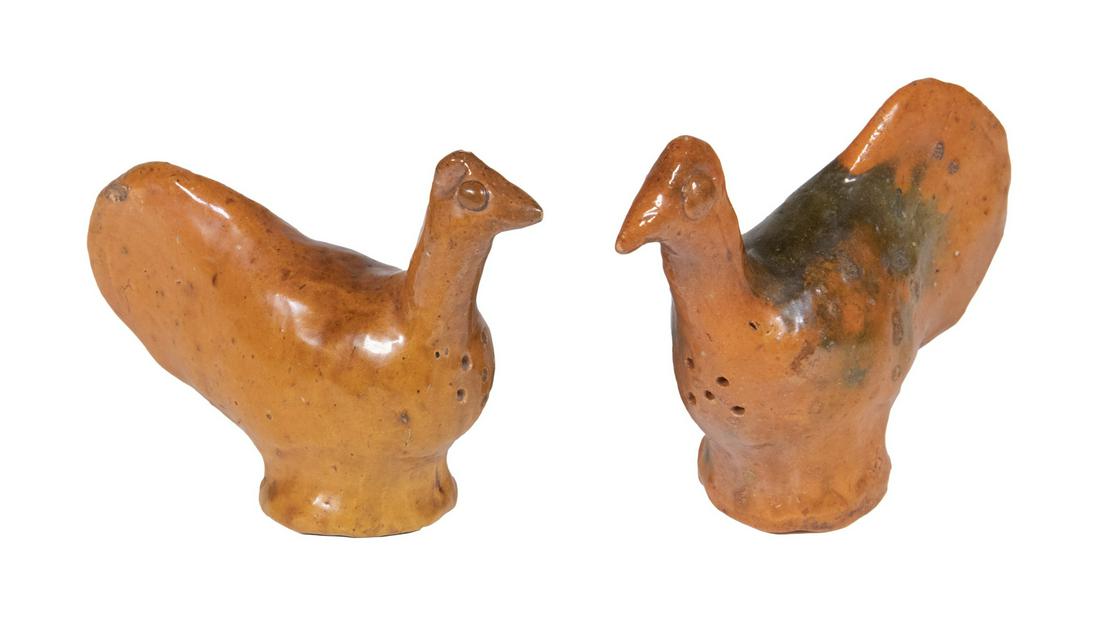 PR POTTERY BIRD FORM SALT & PEPPER SHAKERS (1 of 2)