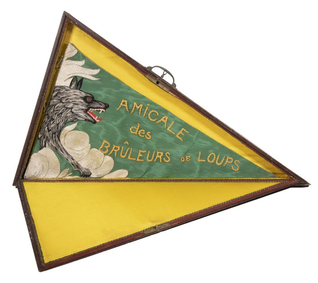 CASED FRENCH PENNANT - AMICALE DES BRULEURS DE LOUPS, 1921 (1 of 5)