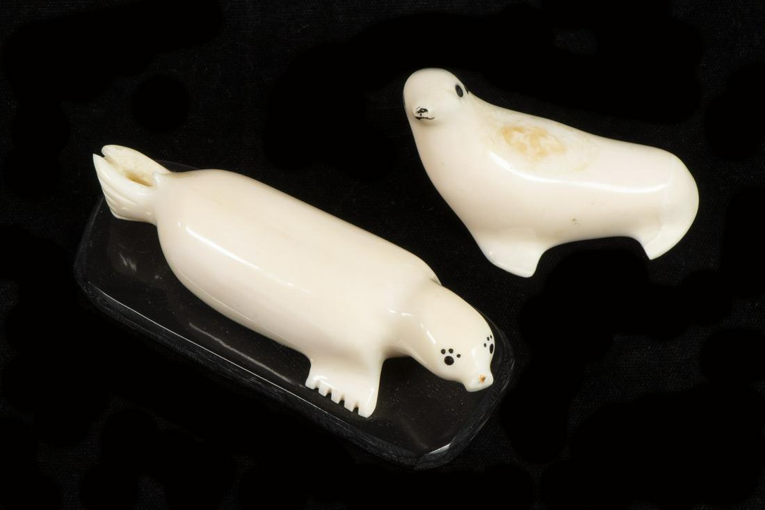 (2) INUIT SCULPTURES OF SEALS BY JERRY TUNGIYAN (1937-2001) & 'C.E.' (1 of 3)