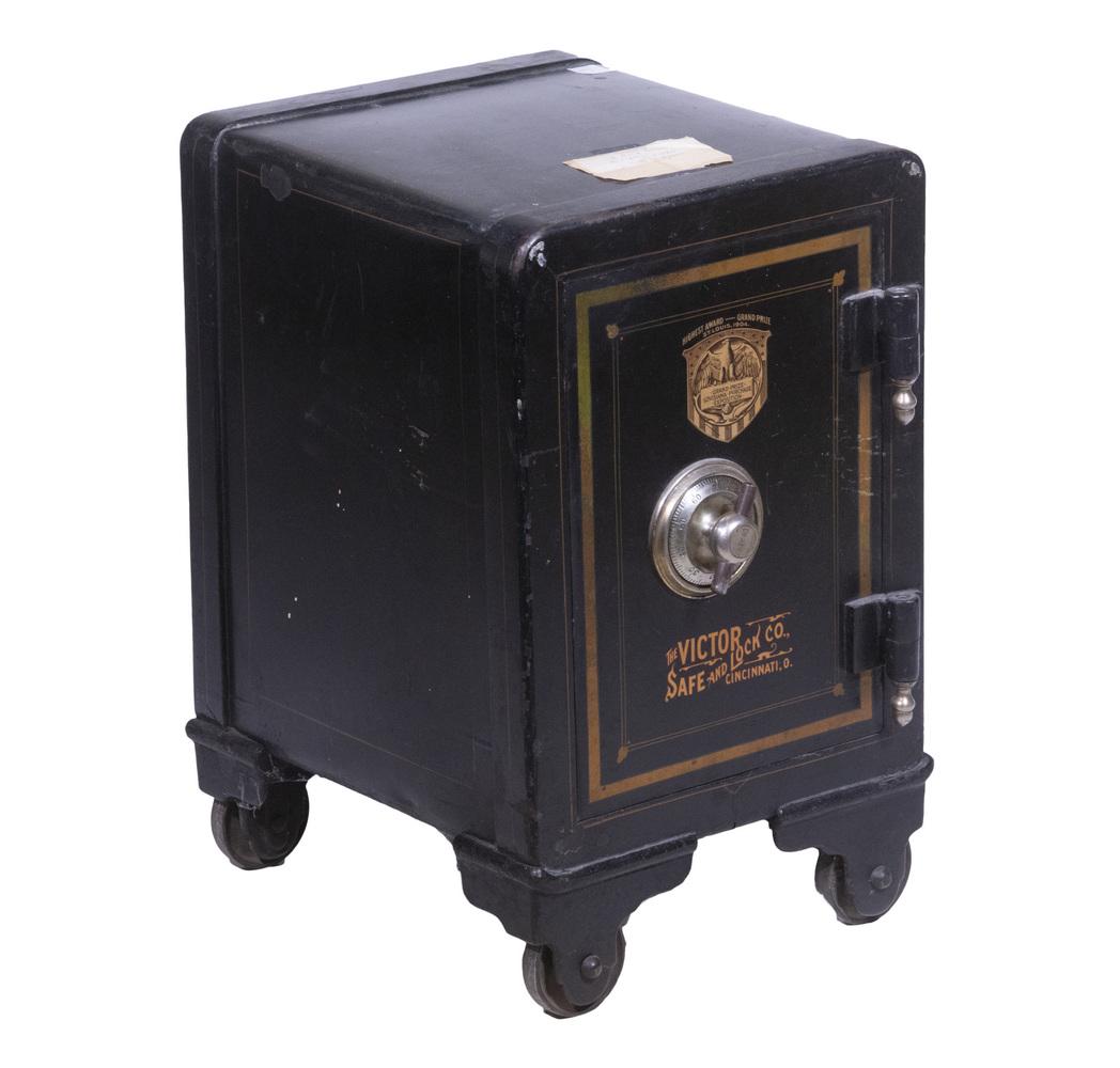 THE VICTOR SAFE & LOCK CO. COMBINATION SAFE (1 of 4)
