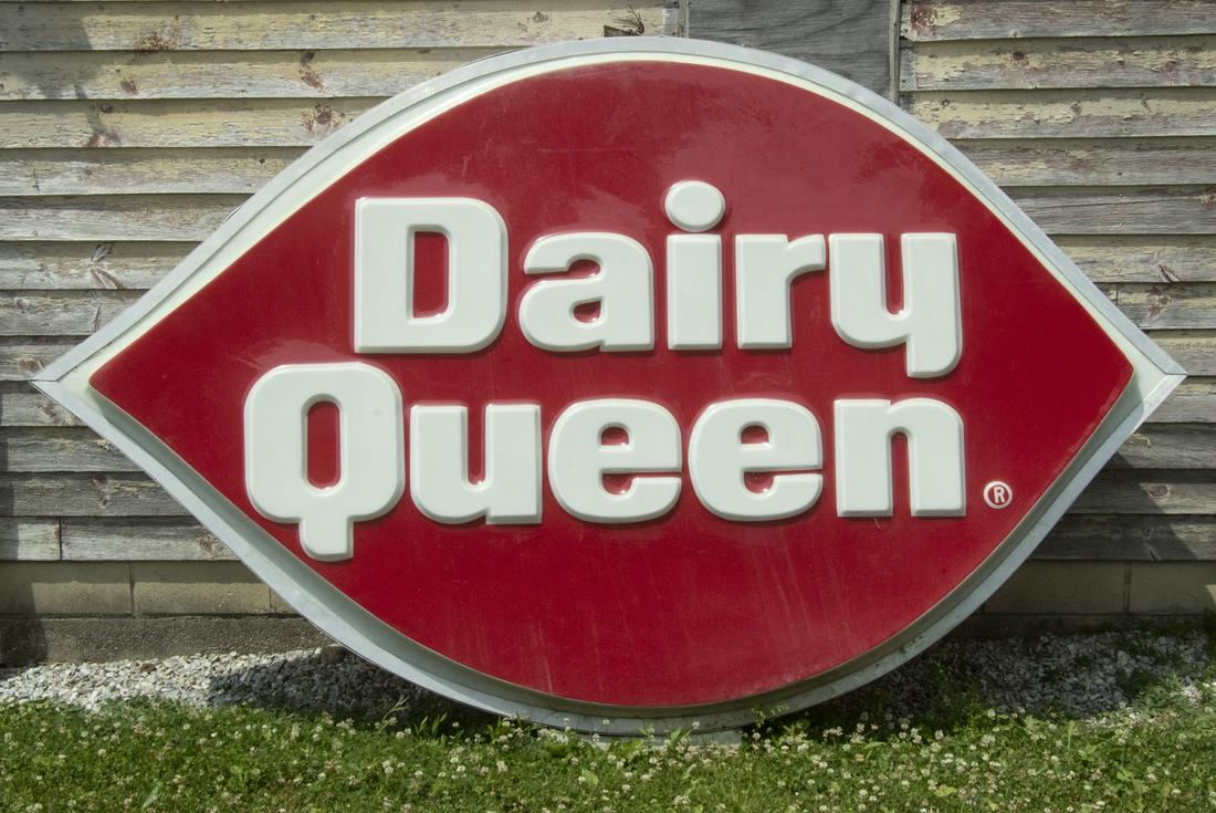 DAIRY QUEEN ROAD SIGN (1 of 3)