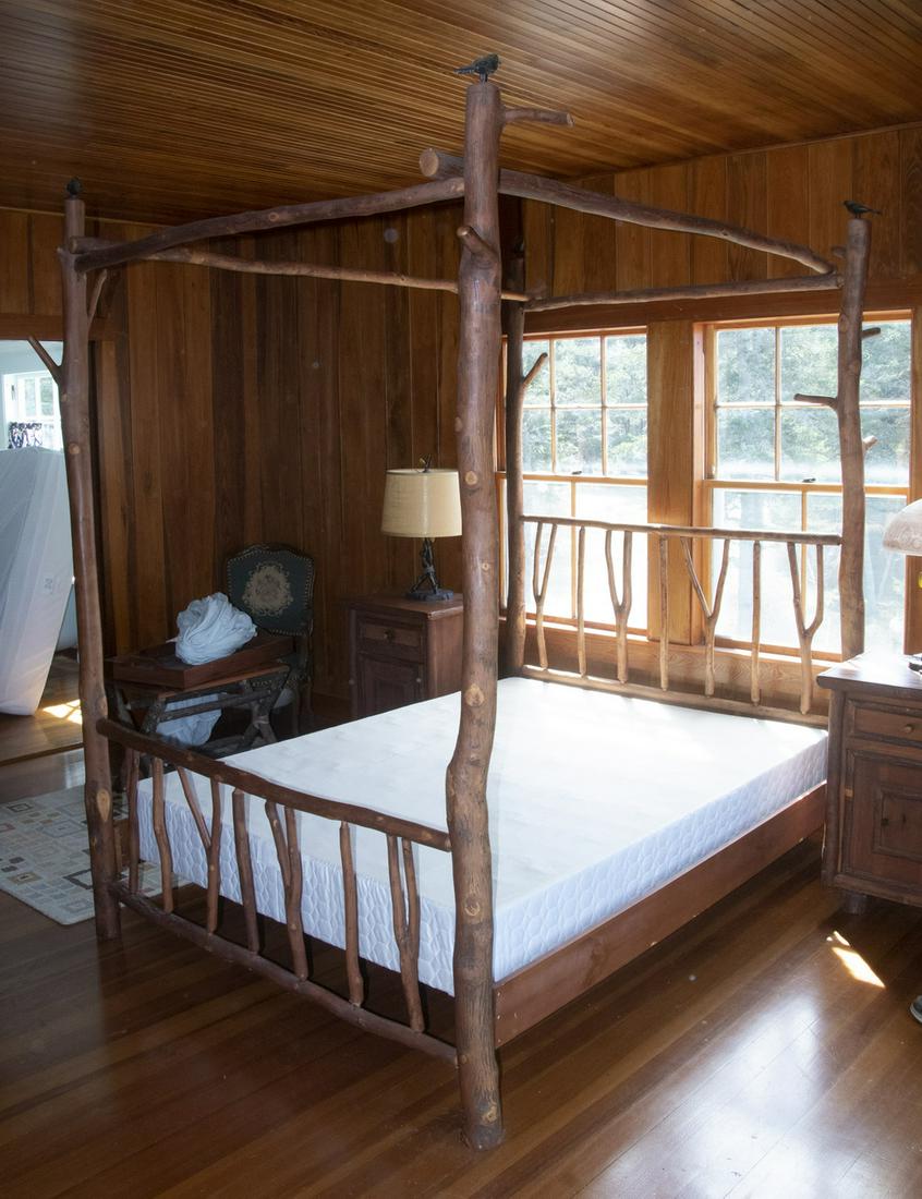 FLAT ROCK CANOPY BED (1 of 1)