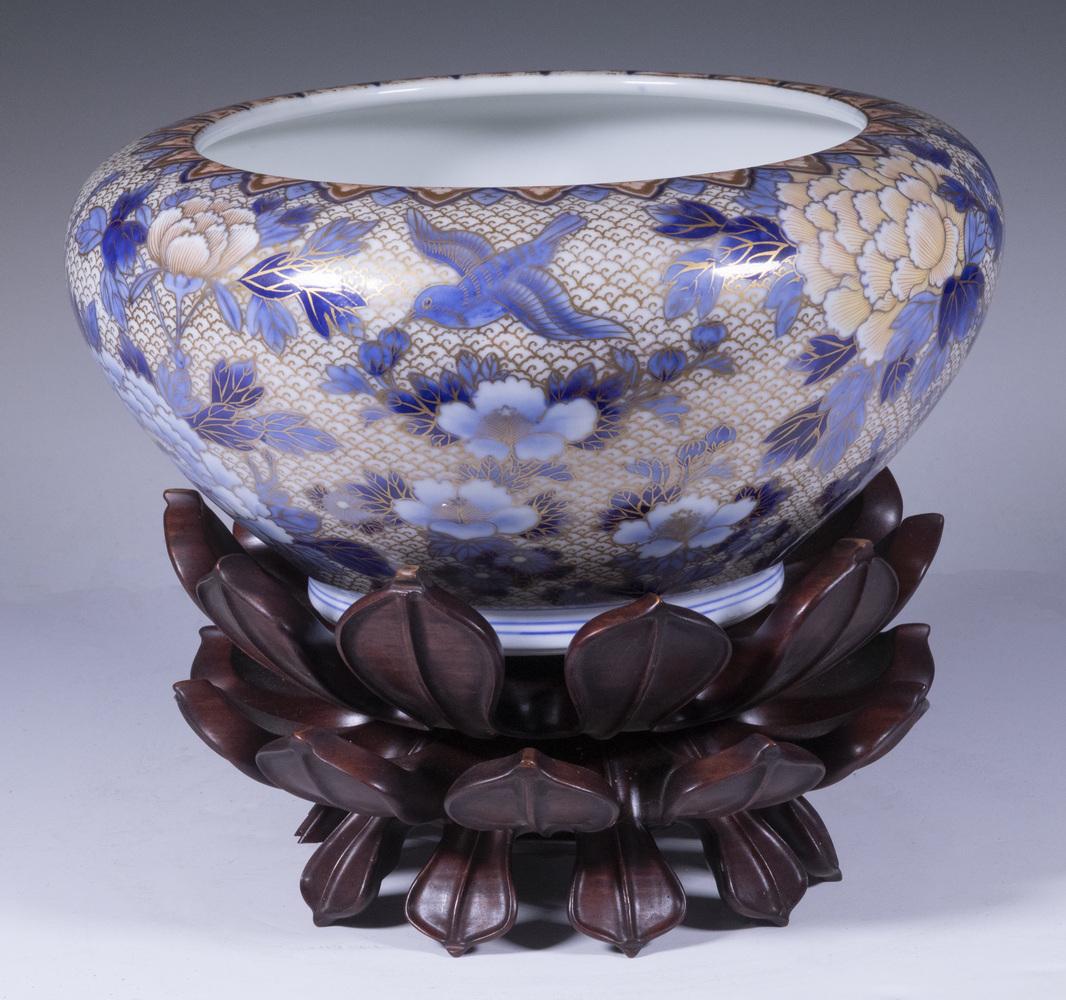 JAPANESE PORCELAIN BOWL ON WOODEN STAND (1 of 3)