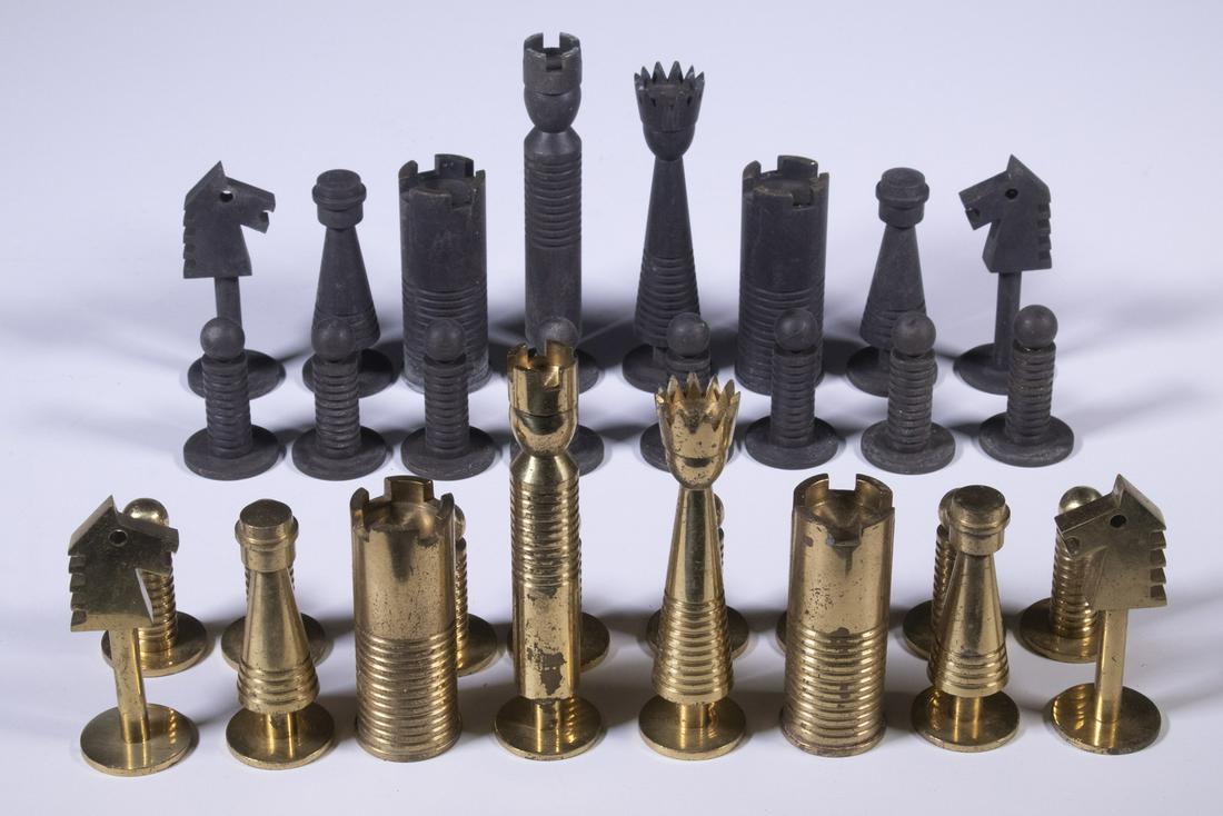 MODERNIST DESIGN CHESS SET (1 of 3)