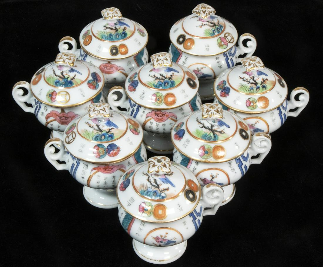 CHINESE EXPORT LIDDED PORCELAIN CUPS (1 of 2)