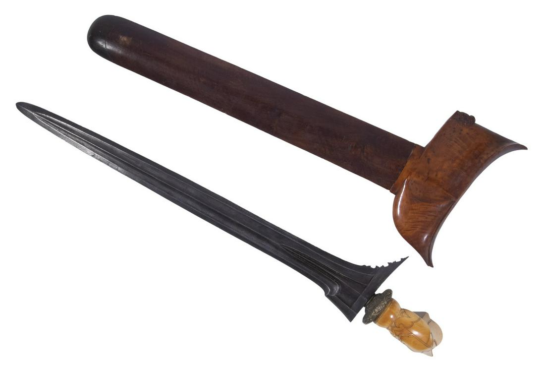 FINE EARLY MALAY SILAT KRIS (KERIS) DAGGER WITH SHEATH (1 of 4)