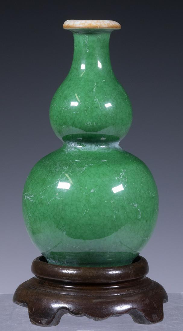CHINESE DOUBLE GOURD VASE (1 of 3)
