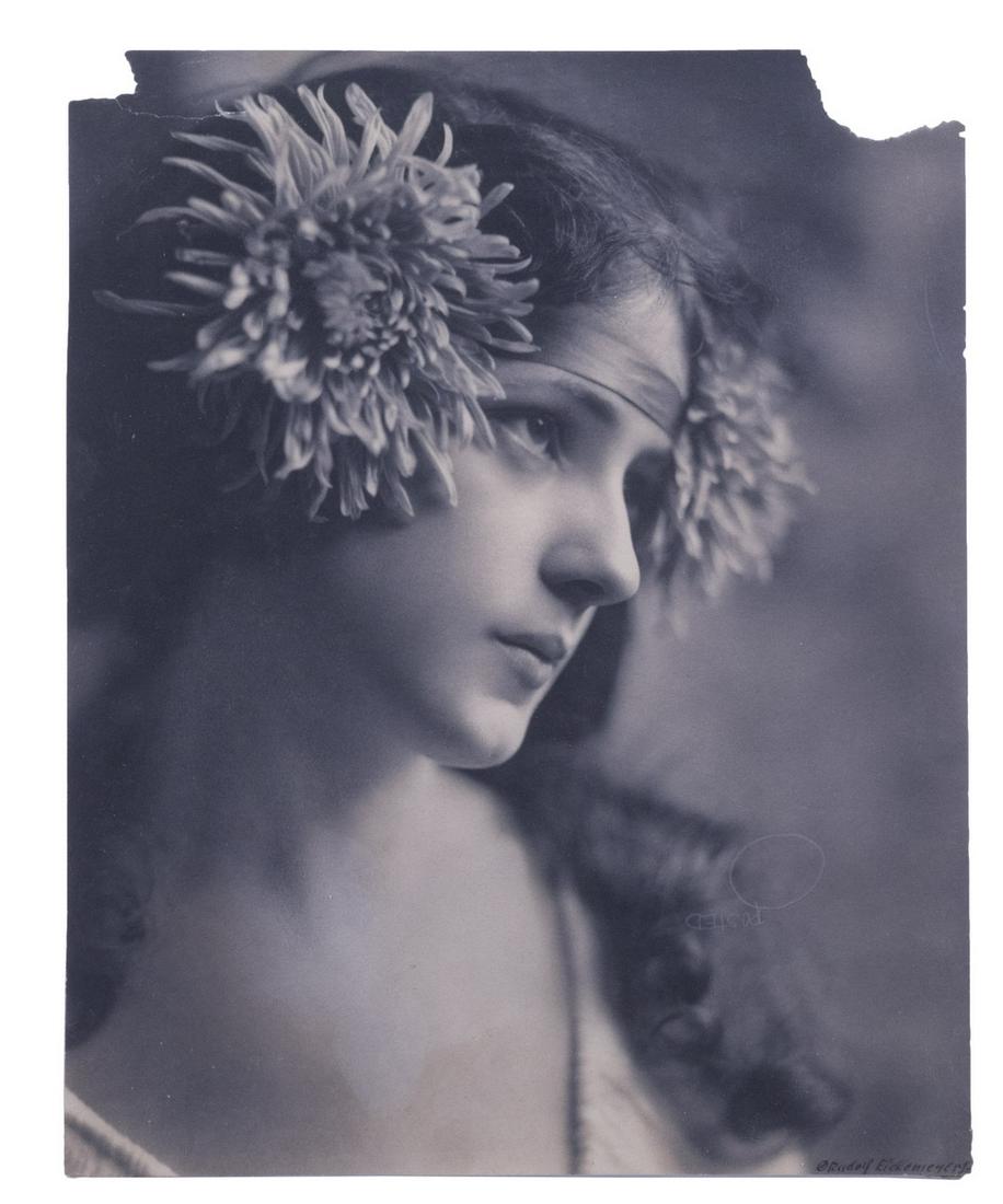 AN ORIGNAL SIGNED PHOTO OF ACTRESS EVELYN NESBIT TAKEN BY RUDOLF EICKEMEYER, JR.: The scandalous Miss Nesbit, who was "The Girl in the Red Velvet Swing" for her affair with the greatest architect of his day, Stanford White, of McKim, Mead & White. She is 16 in this 1901 photo. Afte