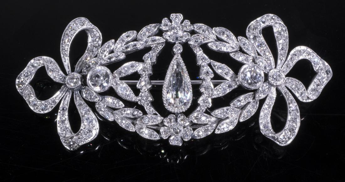 PERIOD EDWARDIAN PLATINUM AND DIAMOND BROOCH (1 of 3)