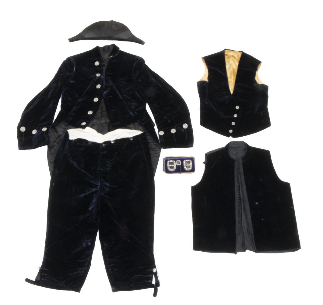 GENT'S FORMAL BLUE VELVET SUIT BY NATHAN'S COSTUMIERS, LONDON (1 of 8)