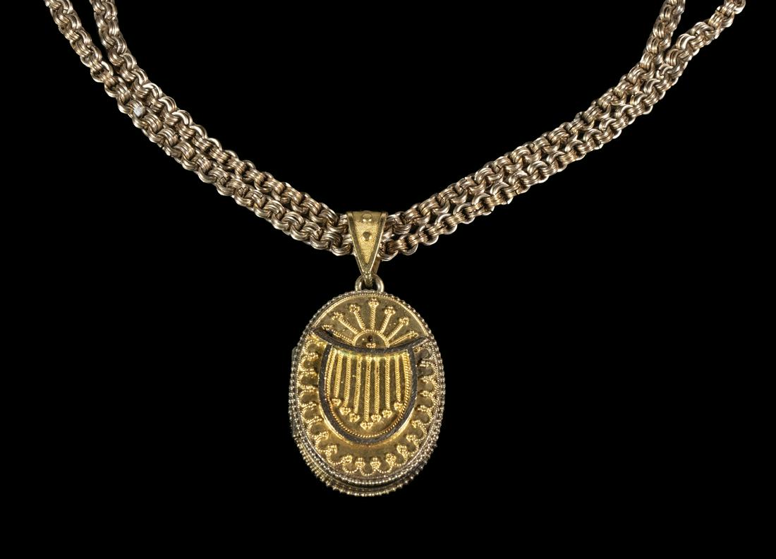 VICTORIAN LOCKET ON CHAIN (1 of 4)