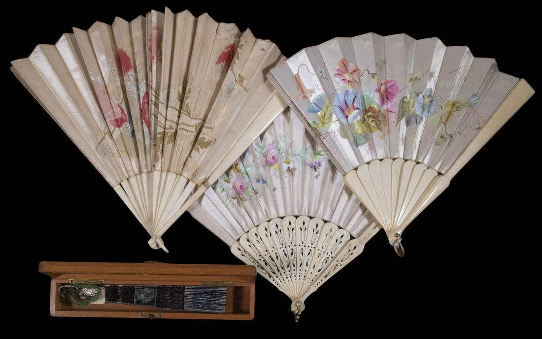 VINTAGE HAND FANS (1 of 2)