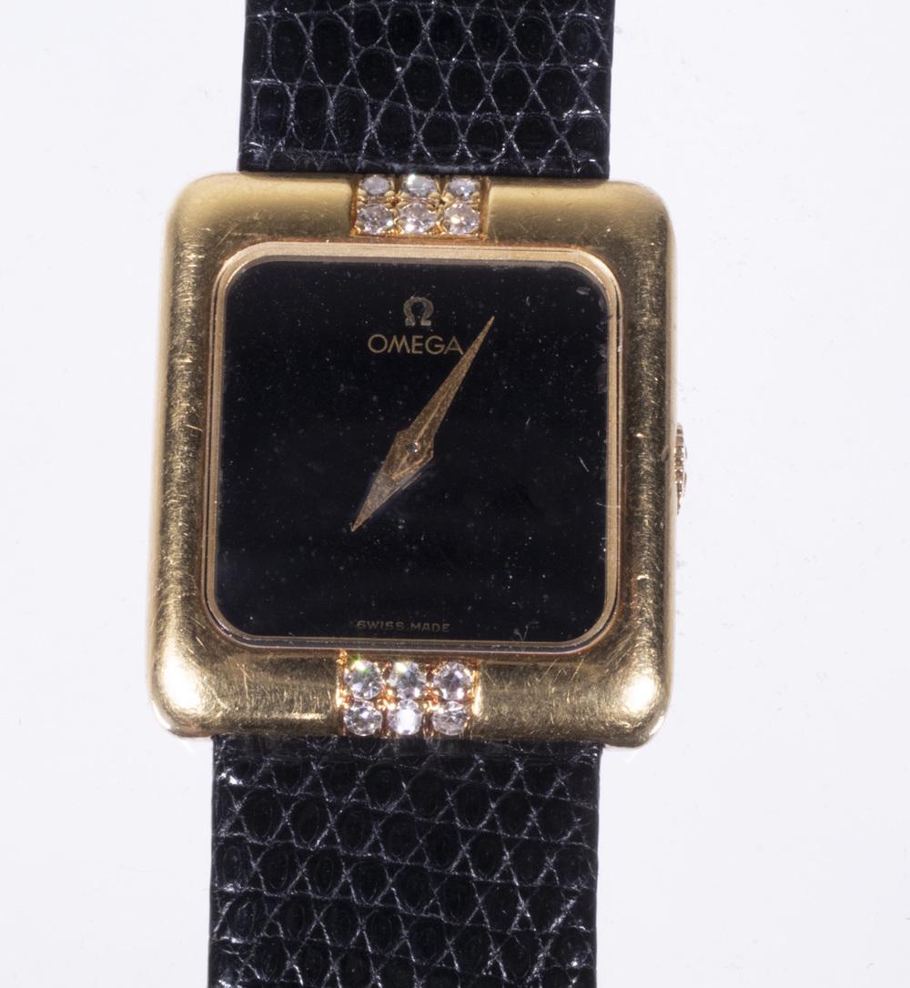 LADIES SQUARE HEAD 18K GOLD OMEGA WRISTWATCH (1 of 2)