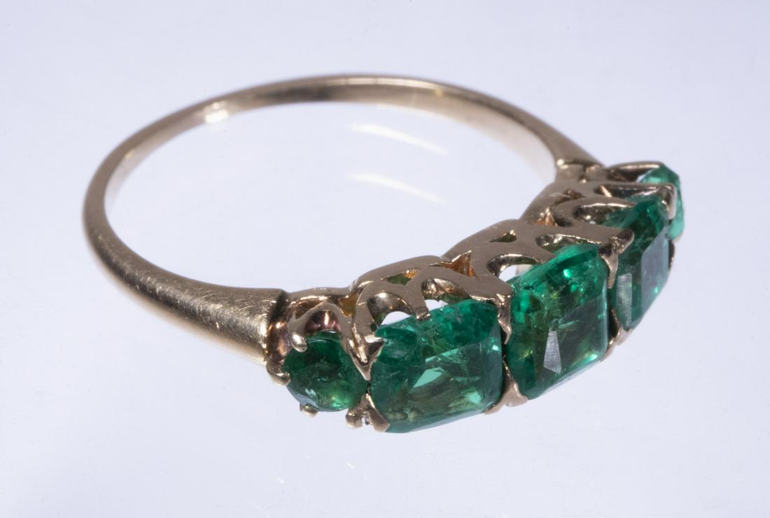 VINTAGE LADIES 18K GOLD AND EMERALD RING (1 of 3)