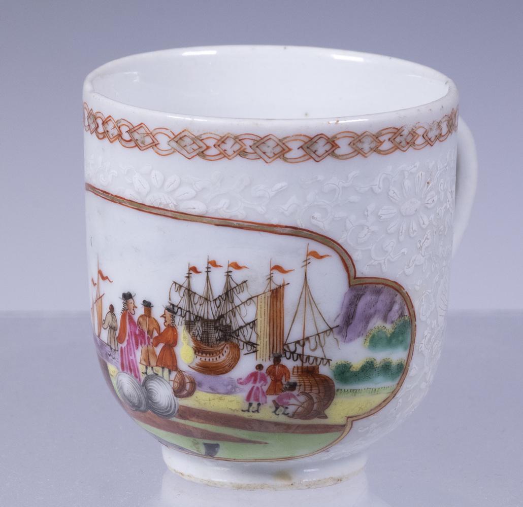 CHINESE EXPORT PORCELAIN HAND PAINTED CUP (1 of 4)