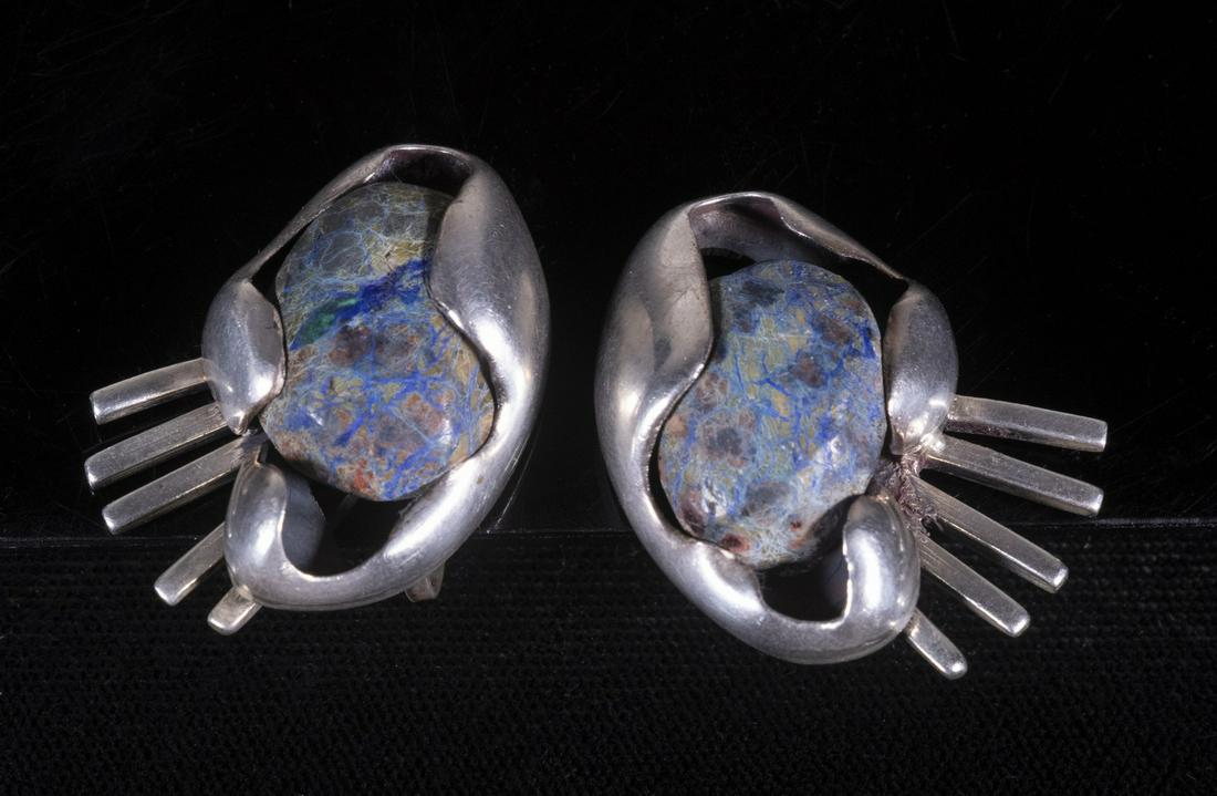 PR SALVADOR TERAN (MEXICO, 1920-1974) EARRINGS: Pair of Mexican Mid-Century Design Sterling Silver Screwback Earrings, set with lapis stones, signed "Salvador, 124" and "Silver, Mexico", 1 3/8" x 1", 0.90 ozt tw. Good condition.
