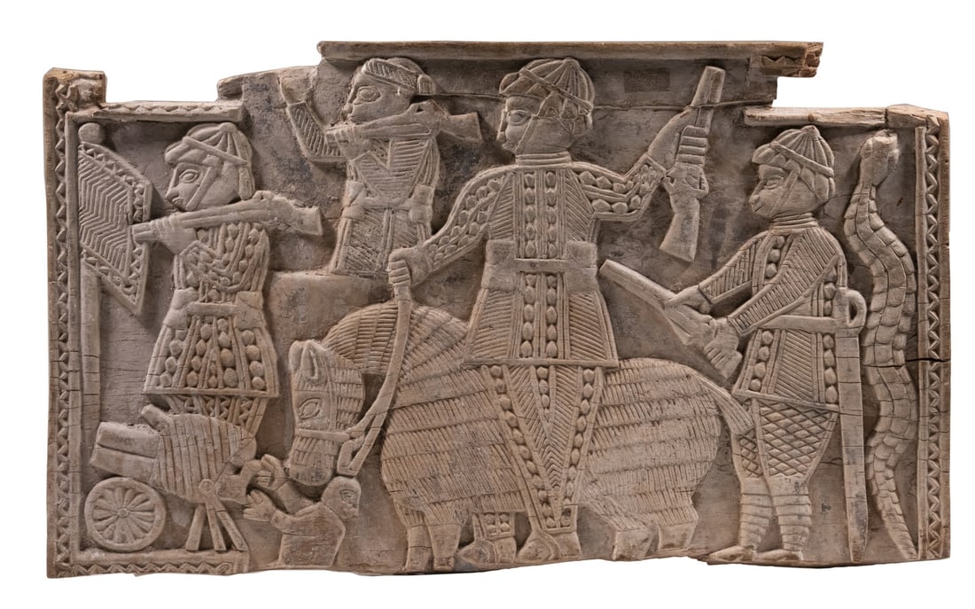 MID-19TH C. AFRICAN BAS RELIEF WOODEN PLAQUE, BENIN WARRIORS (1 of 4)