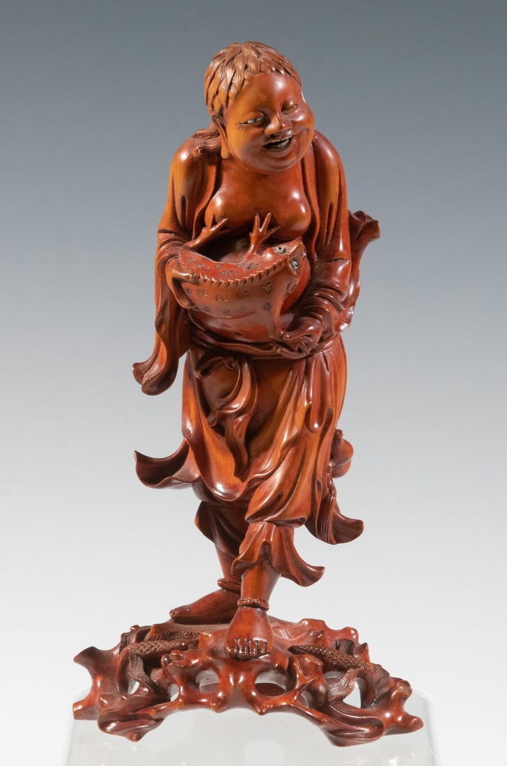 SMALL CHINESE WOD CARVING: Wonderful Portrait of a Laughing Man, holding a cat while walking, 7" tall, one eye missing.