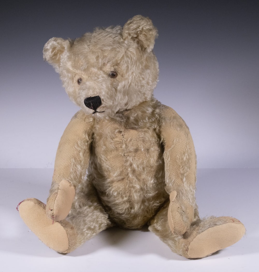VINTAGE STUFFED TEDDY BEAR (1 of 2)