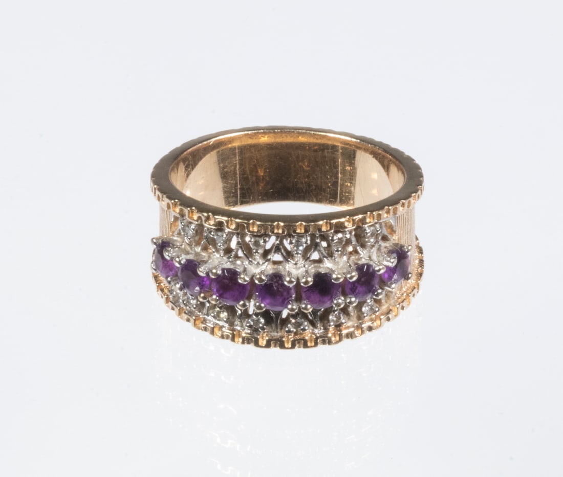 LADIES AMETHYST & DIAMOND RING (1 of 2)