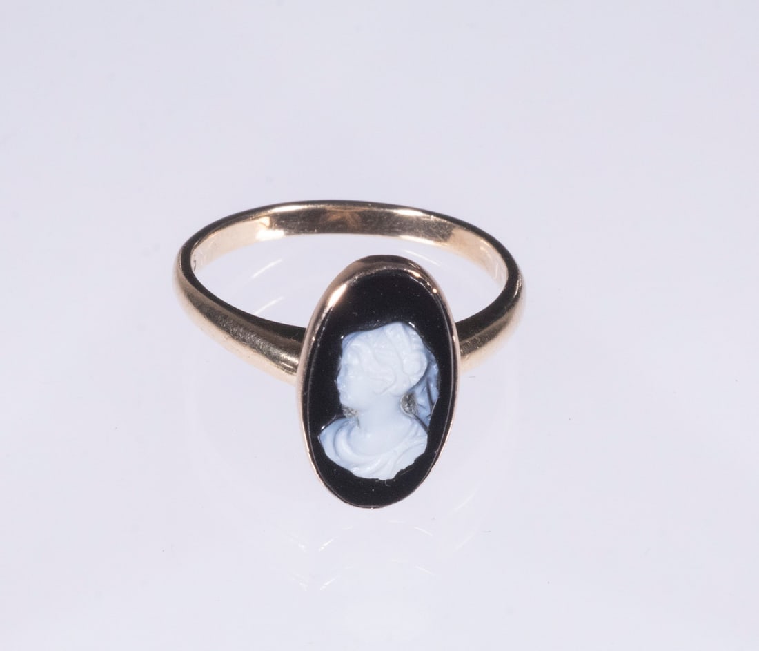 LADIES VICTORIAN CAMEO RING (1 of 2)