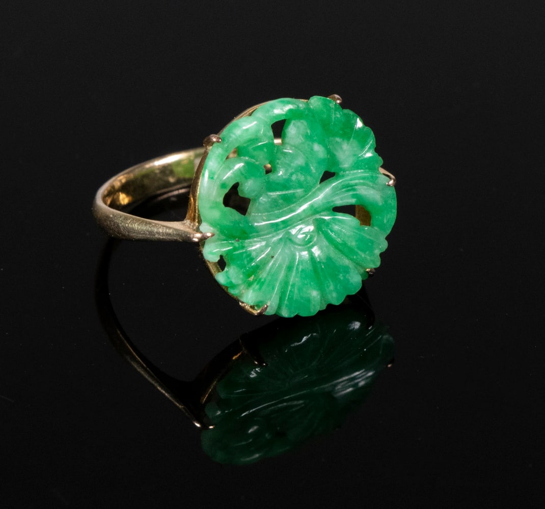 CHINESE JADE RING (1 of 2)