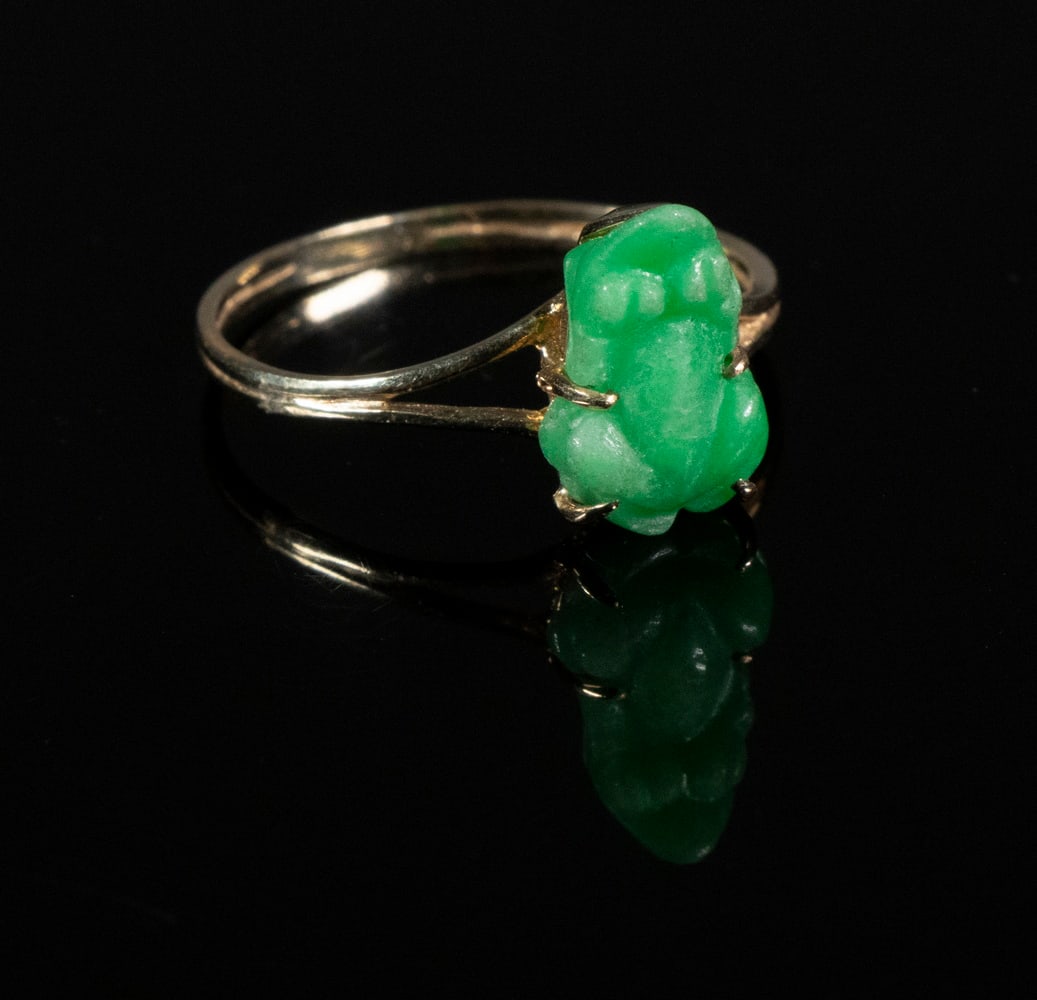CHINESE JADE FROG RING (1 of 1)