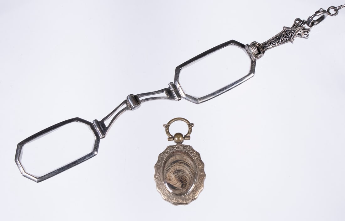 (2 PCS) VINTAGE JEWELRY (1 of 2)