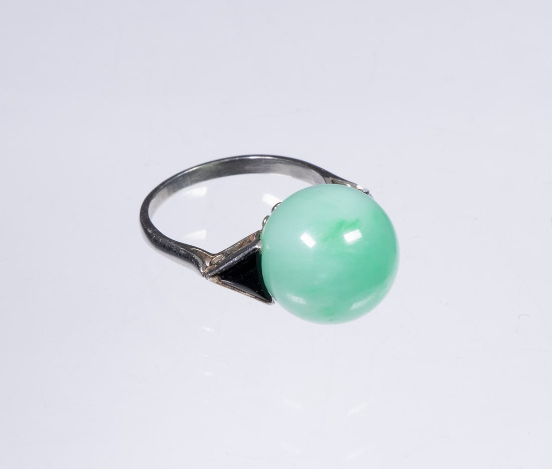 LADIES WHITE GOLD & JADE RING (1 of 2)