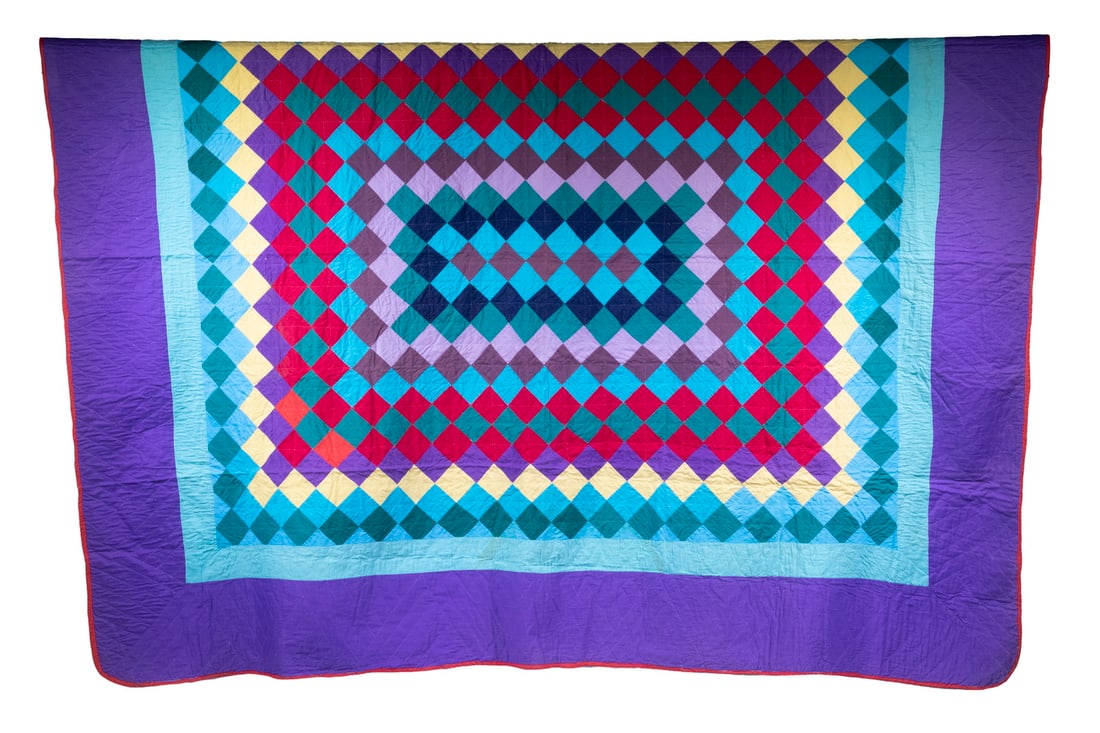 DIAMOND PATTERN QUILT - 8'-6" x 7'-1" (1 of 3)