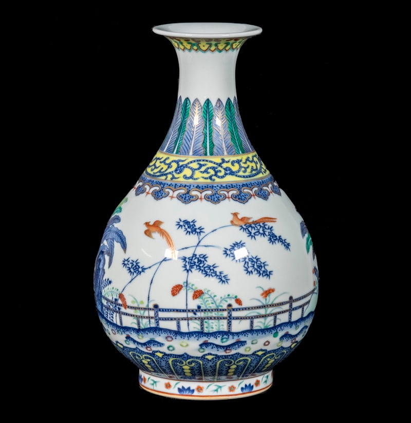 CHINESE WUCAI PORCELAIN PEAR FORM VASE (1 of 5)