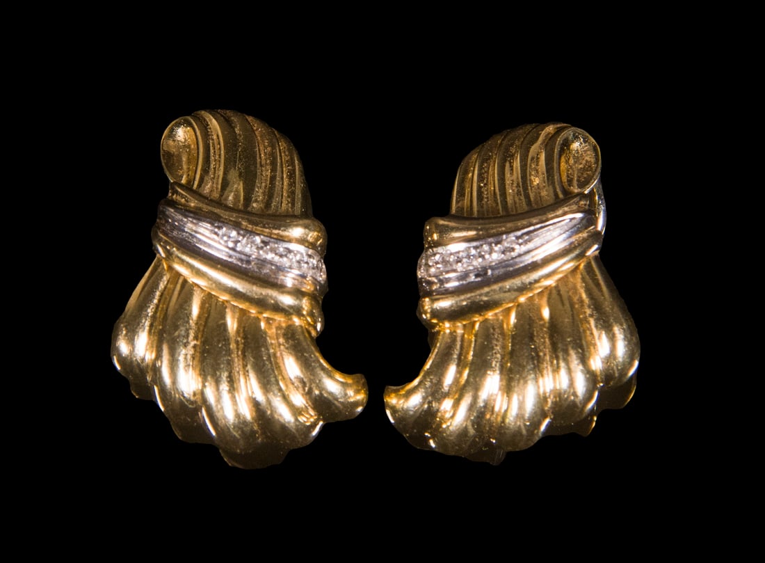 PR GOLD & DIAMOND EARRINGS: Pair of 18K Yellow Gold Sheaf of Wheat Form Ear Clips, each set with five small diamonds, with omega backs, 1" x 3/4" 8.3 dwt tw.