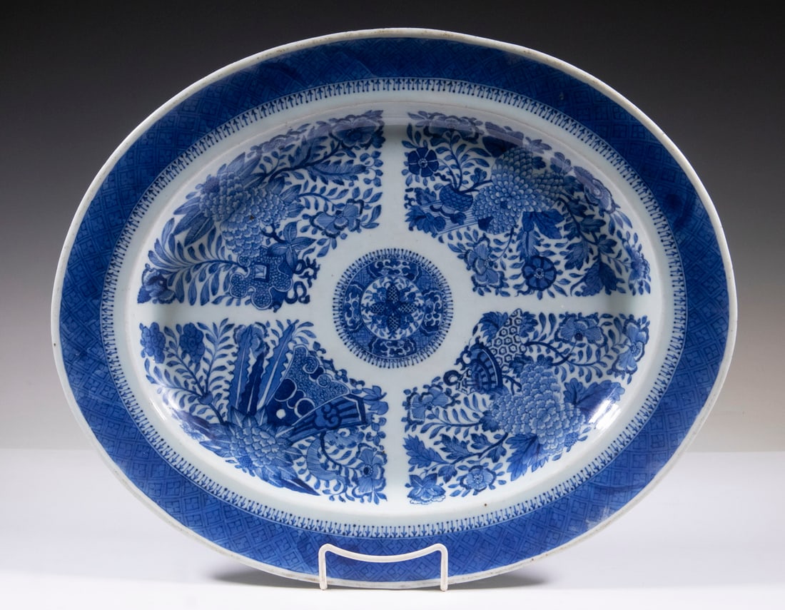 CHINESE EXPORT BLUE FITZHUGH PLATTER (1 of 2)