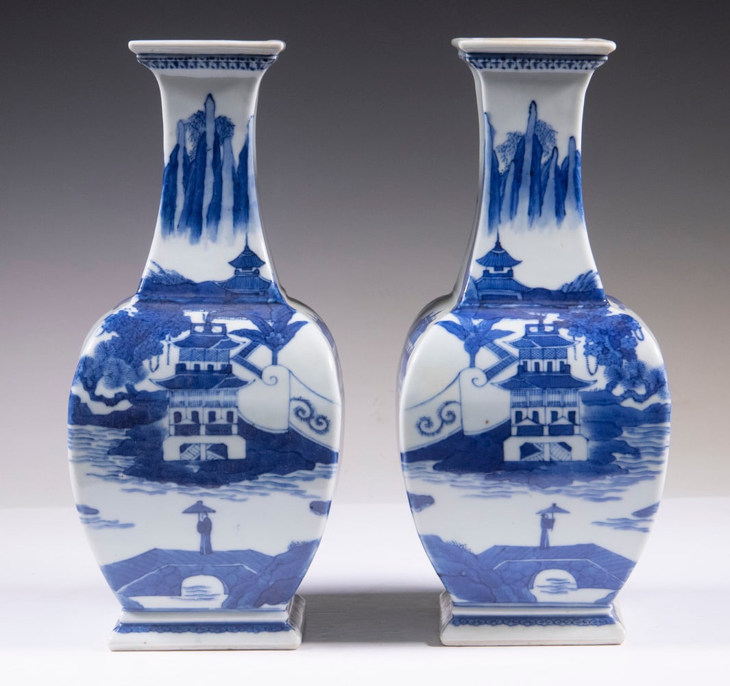 PR CHINESE VASES WITH ARTEMISIA LEAF MARK (1 of 4)