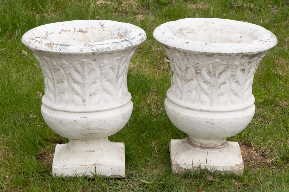 PAIR OF 1930'S CONCRETE GARDEN URNS (1 of 2)