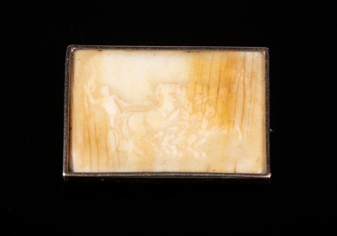 ANTIQUE GOLD BROOCH WITH CARVED PLAQUE (1 of 2)