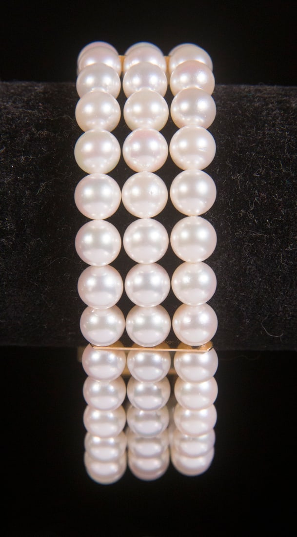 FRESHWATER PEARL BRACELET (1 of 4)